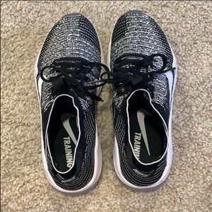 Nike sneakers - Zoom training shoes. Size 6.5.